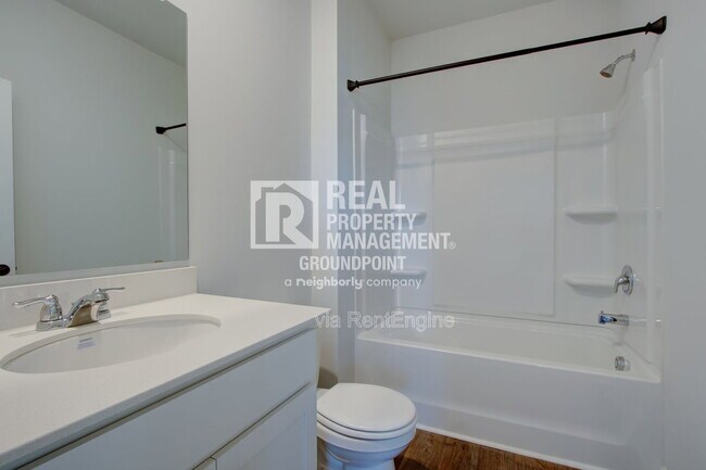 Building Photo - 729 Long Blf Rd