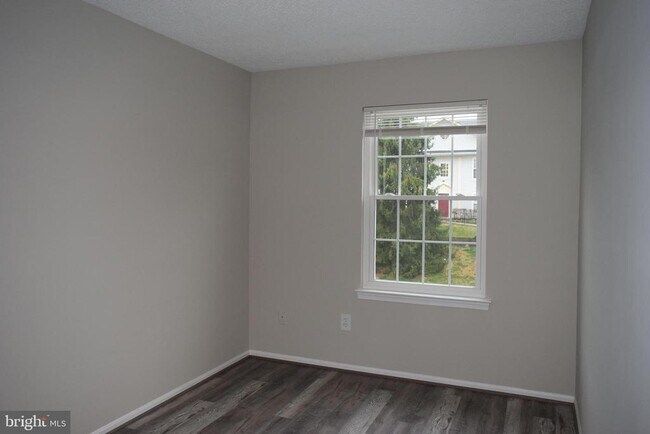 Building Photo - 12121 Chaucer Ln