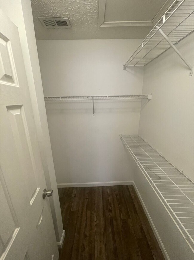 Building Photo - 519 Twinleaf Dr