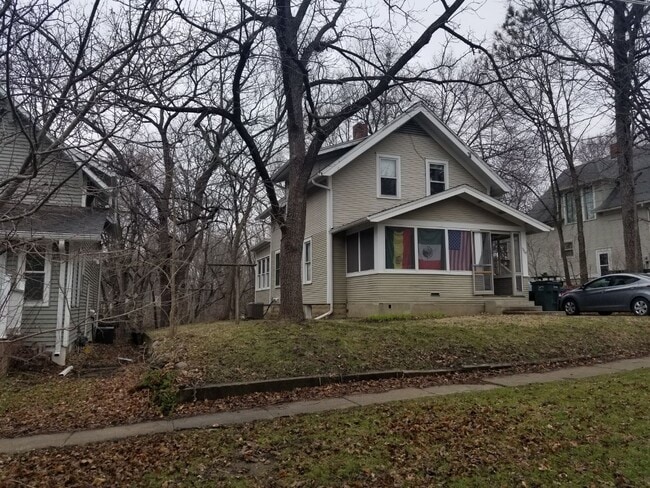 Primary Photo - 3105 Woodland St