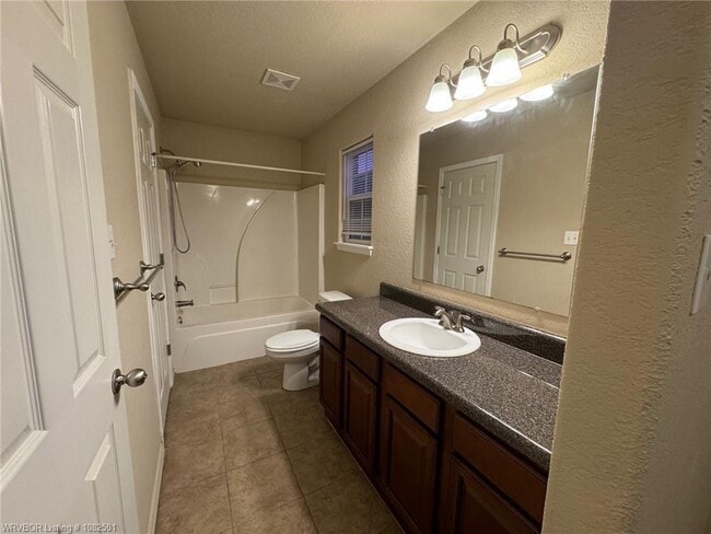 Building Photo - 6510 Huntington Ct