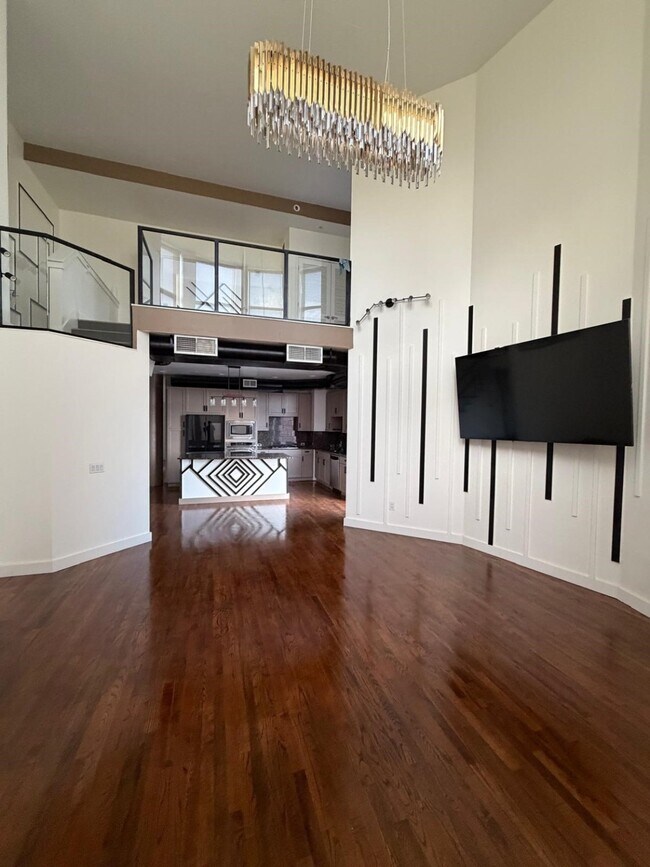 Building Photo - 5005 Hidalgo St