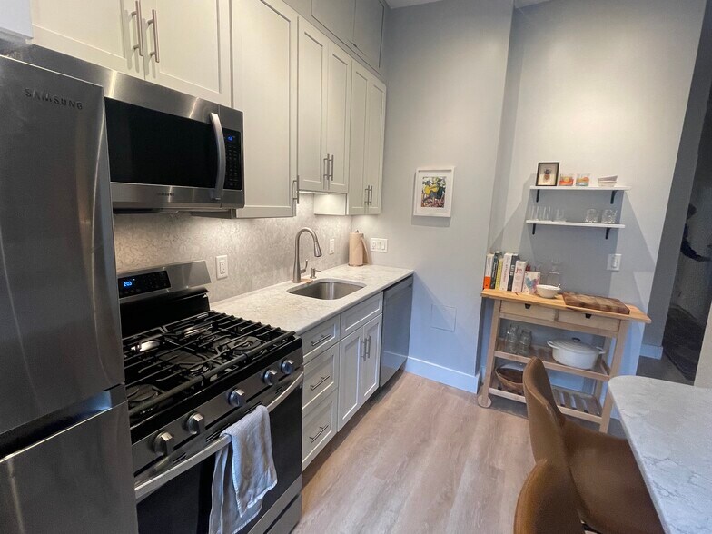 Building Photo - 18 Durham St