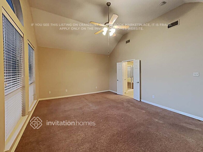 Building Photo - 2206 Kingsley Dr