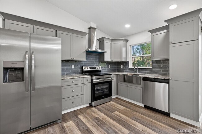 Building Photo - 618 Spruce St