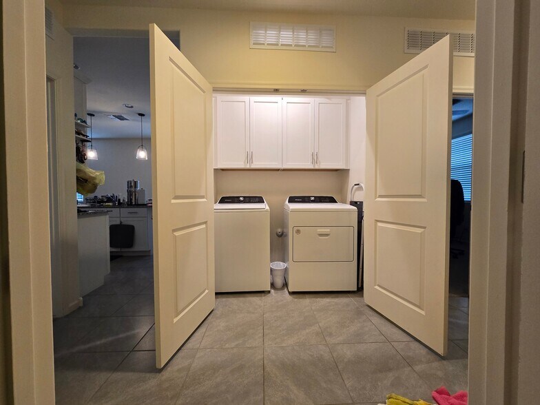 Building Photo - 11868 W Charismatic Dr