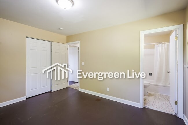 Building Photo - 207 Jupiter Dr