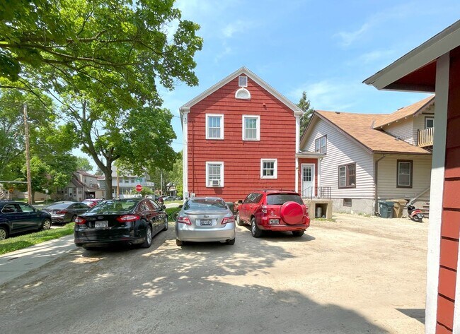 Building Photo - 39 S Randall Ave