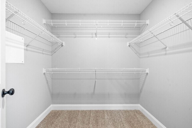 Building Photo - Pet Friendly Three Bedroom with Bonus!