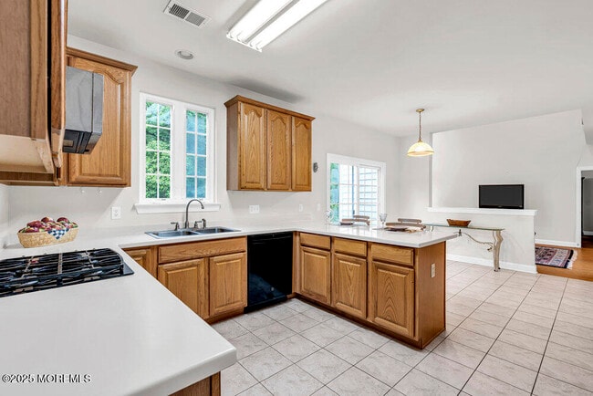 Building Photo - 8 Connor Dr