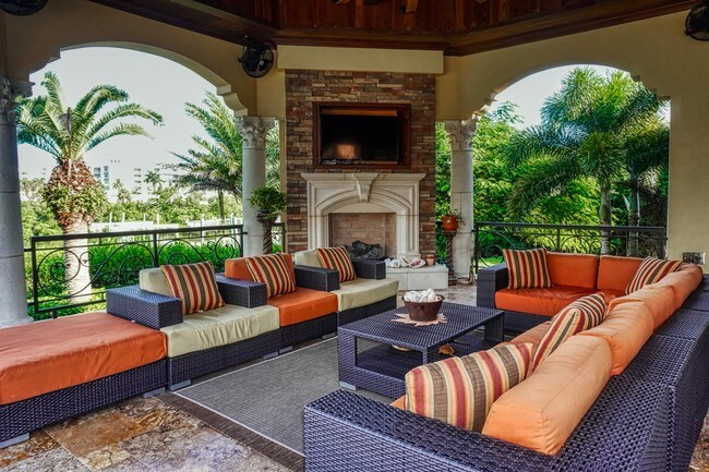 Building Photo - 1363 Oceanview Dr