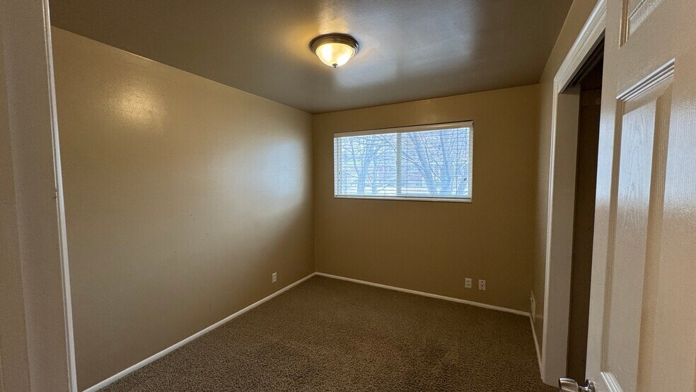 Building Photo - 737 N 500 E