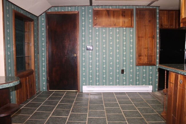 Building Photo - 10 Winter Ave