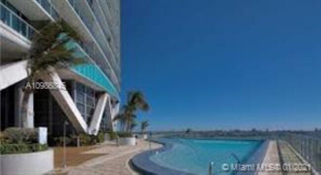 Primary Photo - 888 Biscayne Blvd