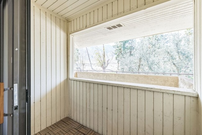 Building Photo - 701 N Los Felices Rd
