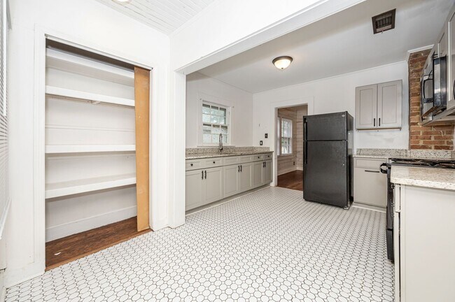 Building Photo - Cute 2 Bed 1 Bath in Pascagoula