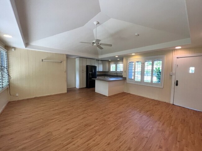 Building Photo - 1111 Hele St