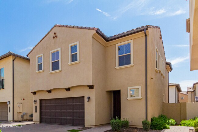 Building Photo - 1694 S Follett Way