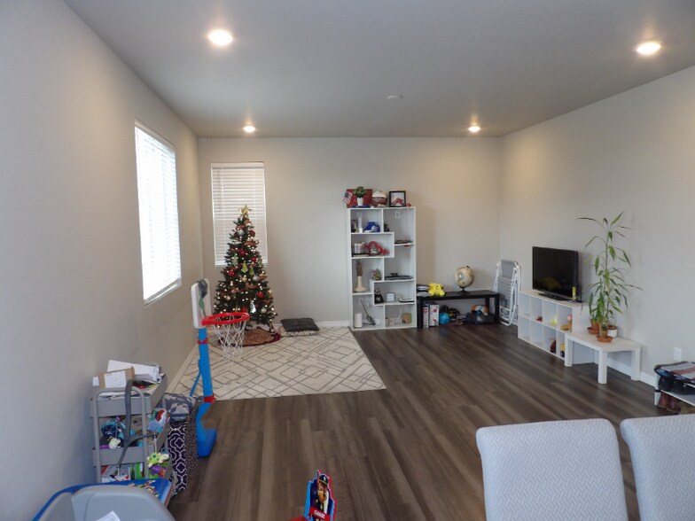 Building Photo - 10722 Rolling Mesa Dr