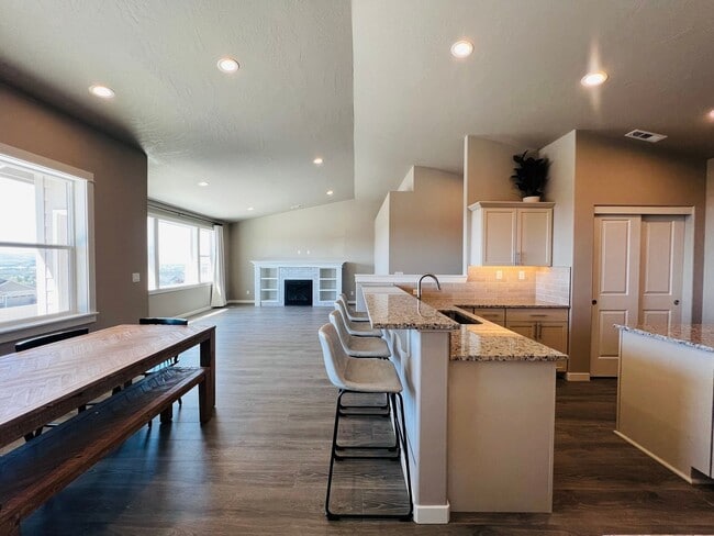 Building Photo - Non-Refundable & Security Deposit Total: $2950.00