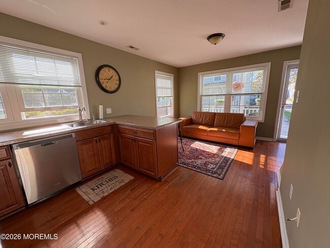 Building Photo - 406 9th Ave