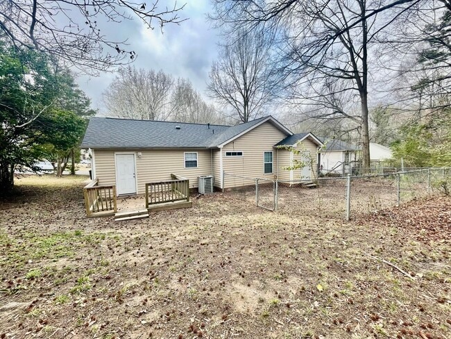 Building Photo - 6019 Double Rein Rd