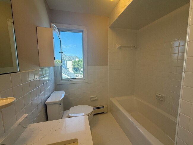 Building Photo - 303 Windsor Dr