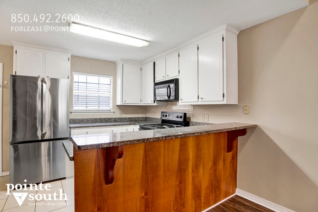 Building Photo - 200 Parma Dr