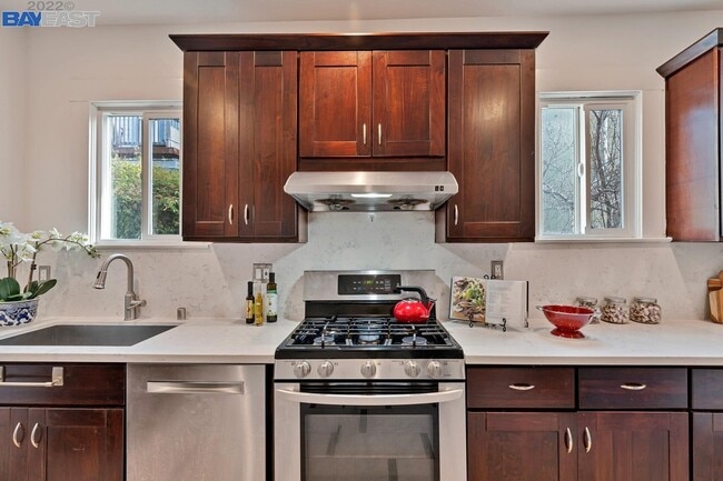 Building Photo - 541 Foothill Blvd