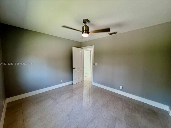 Building Photo - 5600 SW 199th Ave