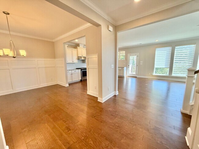 Building Photo - 516 Vivian Lee Ln