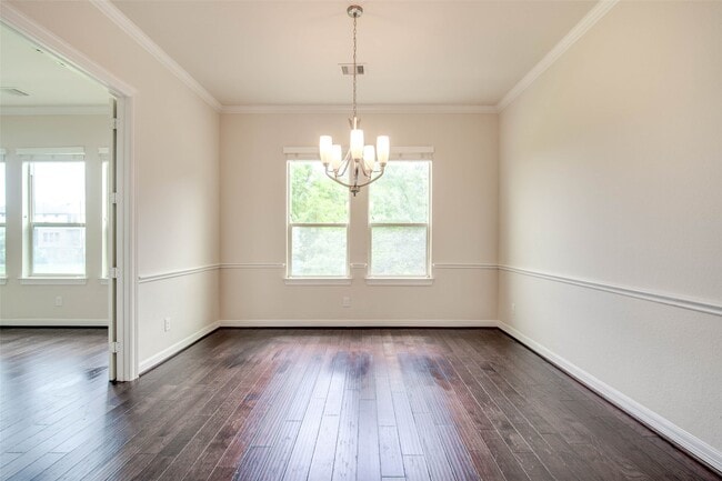 Building Photo - 2710 Shadybrook Meadow Dr