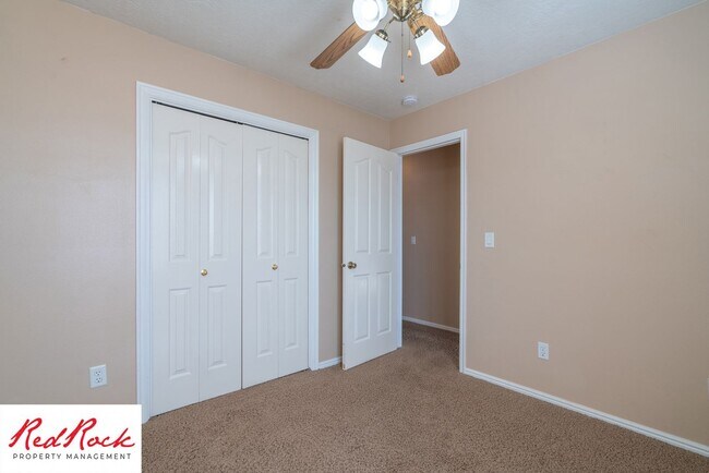 Building Photo - Pet Friendly - 4 Bed 2 Bath for rent in St. George