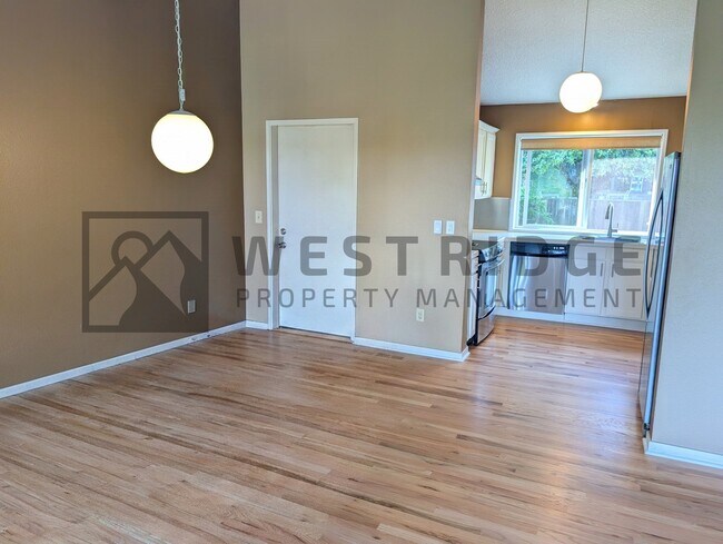 Building Photo - 1480 Hemlock St