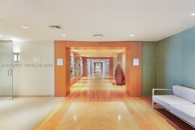 Building Photo - 900 Biscayne Blvd