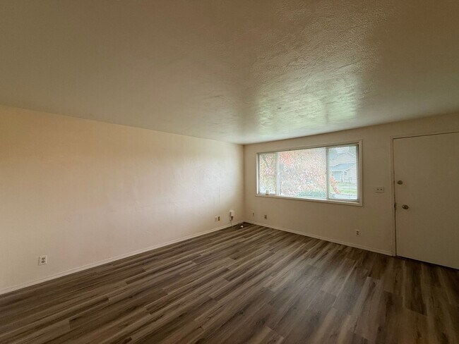 Building Photo - 2112-2