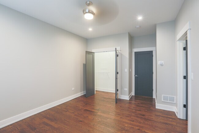 Den/office - 4317 S Forrestville Ave