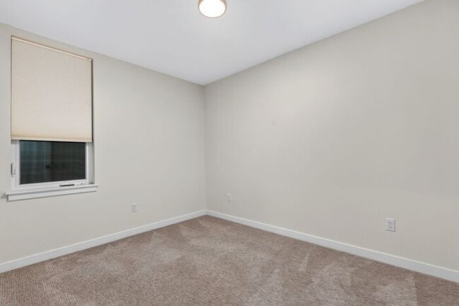 Building Photo - ULTRA-MODERN Townhome w/AC and Views in the Heart of Eastlake!