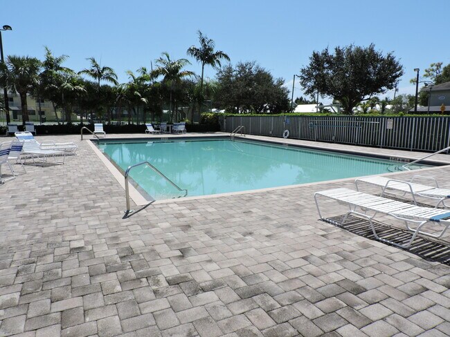 Building Photo - 6239 Riverwalk Ln