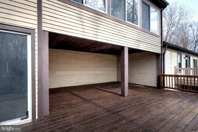 Building Photo - 49 Brambling Ln