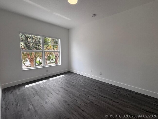 Building Photo - 3930 Sabal Way