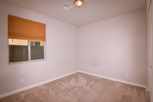 Building Photo - 343 Armitage Way