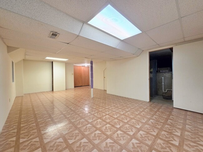 Building Photo - 1013 Meadow Lake Dr