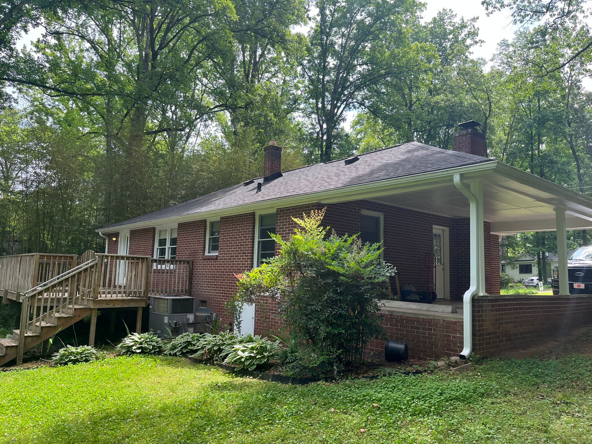 Building Photo - 402 Upper Highland Dr