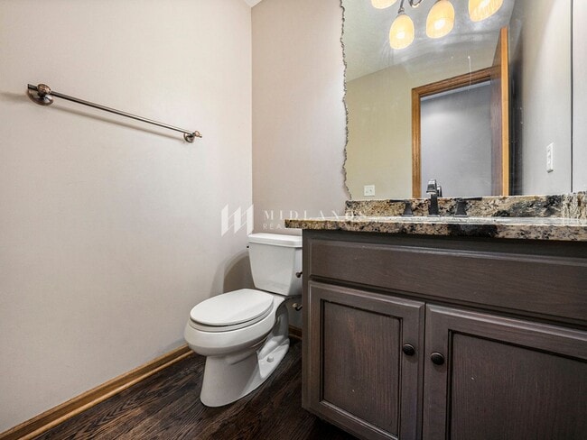 Building Photo - 4 Bedroom Papillion Home!