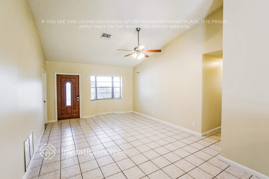 Building Photo - 4900 NW 92nd Ave