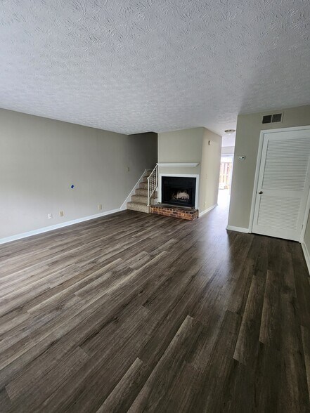 Building Photo - 405 Alexander Dr