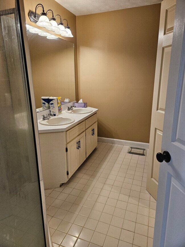 Building Photo - 44 Cone Ln