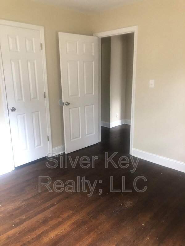 Building Photo - 505 Guille St