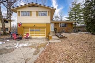 Building Photo - 1005 Chevy Chase Ln